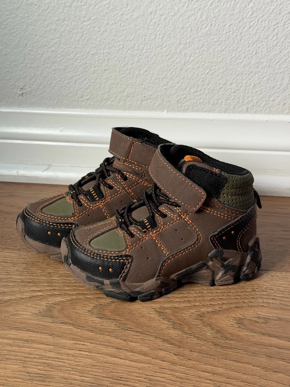 Rugged Outback rugged brown